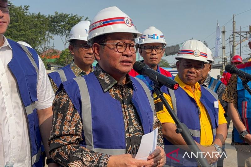 Ilustrasi gembok cinta untuk artikel Pramono: Gembok cinta di Jembatan Rasuna Said